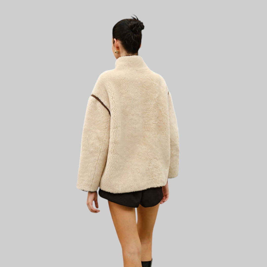Suvi - Tyylikäs fleece-takki kontrastorein