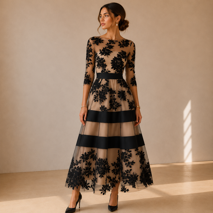 Vestido Midi Elegante de Encaje Negro con Corte en A