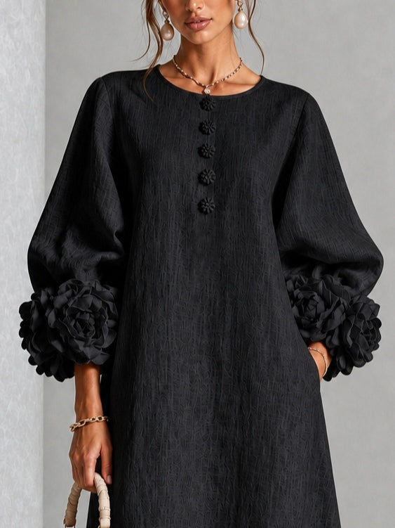Vestido Midi Negro con Botones Florales y Mangas Florales Extravagantes