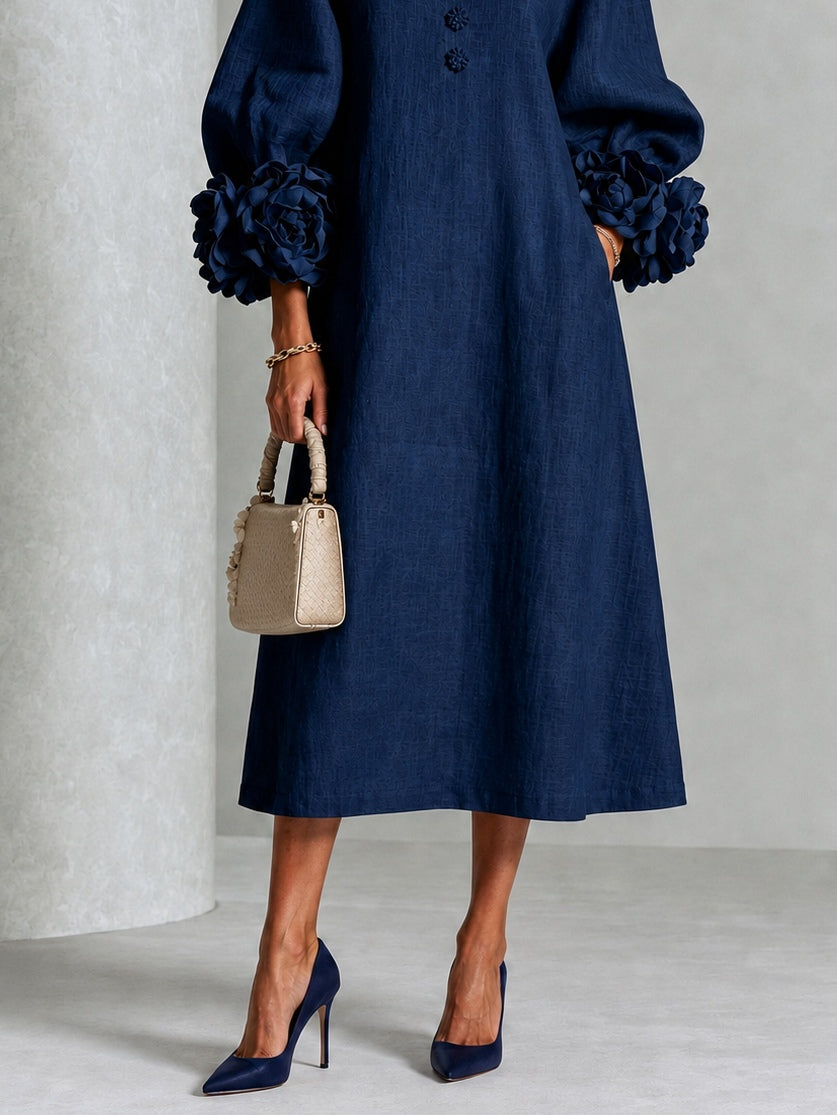 Vestido Midi Azul Marino con Botones Florales y Mangas Florales Extravagantes